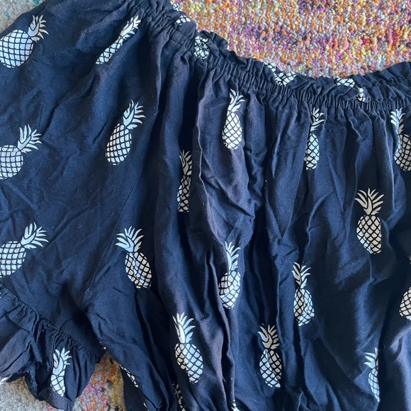 Navy and White Pineapple Graphic Off the Shoulder Crop Top, Medium - Picture 3 of 4